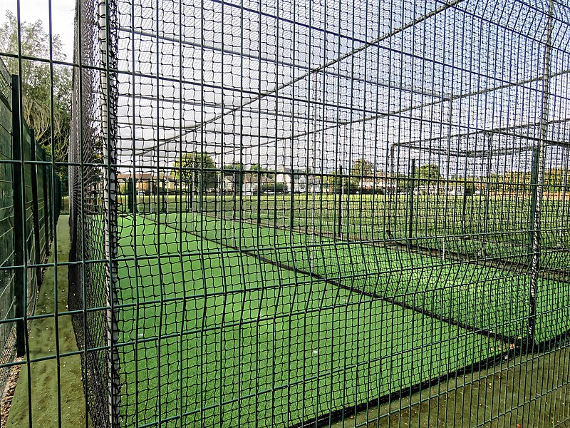 File:Dunmow Cricket Club cricket practice nets, Great Dunmow, Essex, England 02.jpg