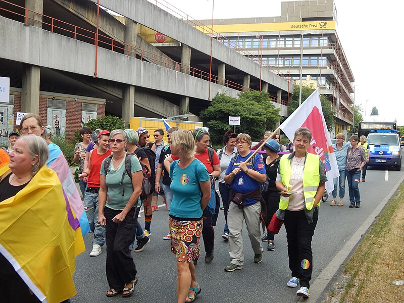 File:Dyke March Oldenburg 2018 58.jpg