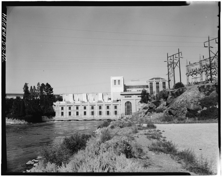 File:EASTSIDE PLANT- VIEW SOUTH - American Falls Water, Power and Light Company, Island Power Plant, Snake River, below American Falls Dam, American Falls, Power County, ID HAER ID,39-AMFA,1-42.tif