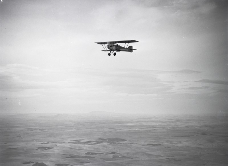 File:ETH-BIB-Französischer Militärflieger über der Sandwüste im Flug-Tschadseeflug 1930-31-LBS MH02-08-0271.tif