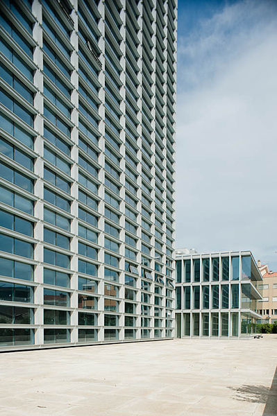 File:Edificio en la Avenida Boavista. (6083976974).jpg