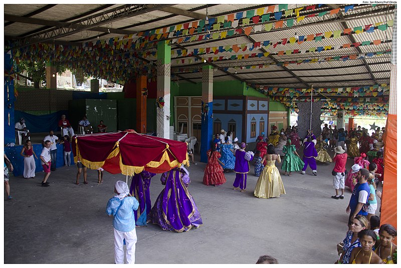 File:Encontro de Maracatus e Carnaval Mesclado - Carnaval 2013 (8494696799).jpg