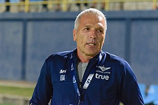 Ernst Middendorp German soccer coach (born 1958)