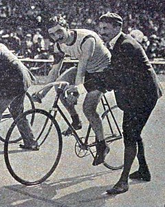 Фернан Санс, deuxième du Grand Prix de Paris среди любителей в 1902 году.jpg