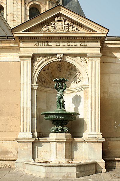 File:Fontaine rue Charlemagne.jpg