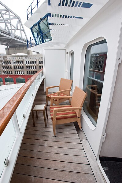 File:Forward Balcony (4204134246).jpg