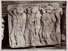 Fotografi av fris med fyra män, från Parthenontemplets norra del i Aten - Hallwylska museet - 103044.tif