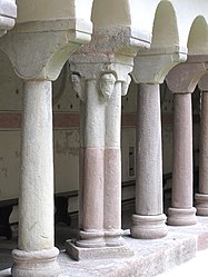 Colonnes romanes du cloître