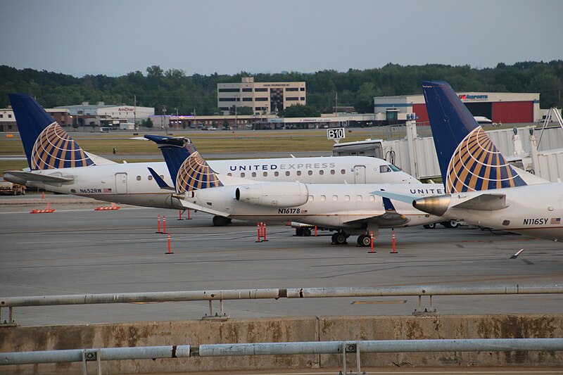 File:Fredrick Douglass Greater Rochester International Airport (ROC) Parked United Planes.jpg