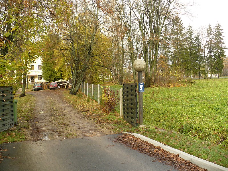 File:Gate - panoramio - Ivars Indāns.jpg