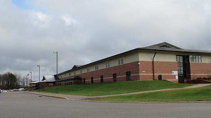 File:Gaylord High School (Michigan).jpg