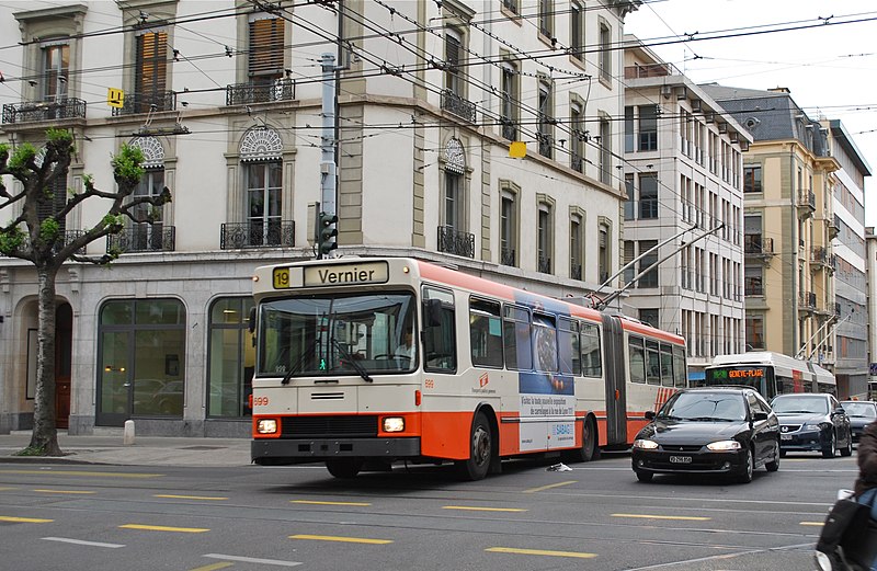 File:Geneva NAW trolleybus 699 in 2009.jpg