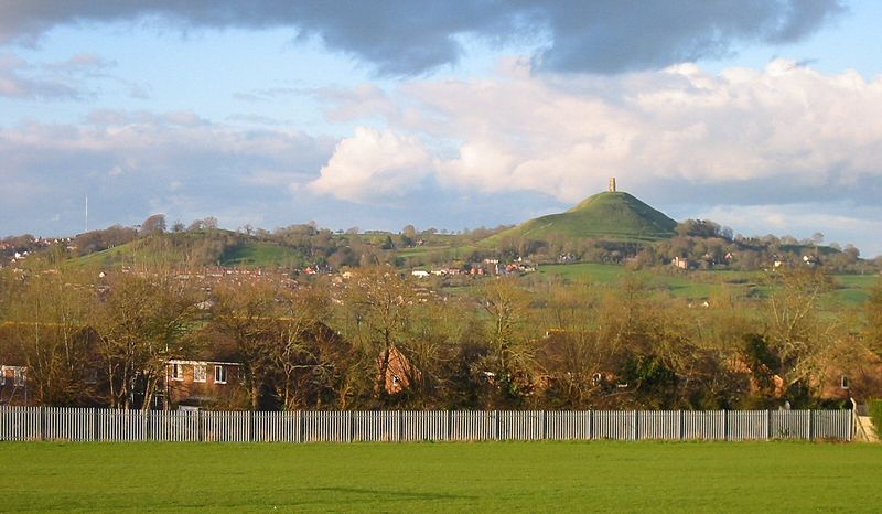 File:Glastonbury Tor 060404.jpg