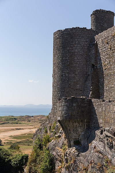 File:Harlech - Castell 20180707-02.jpg