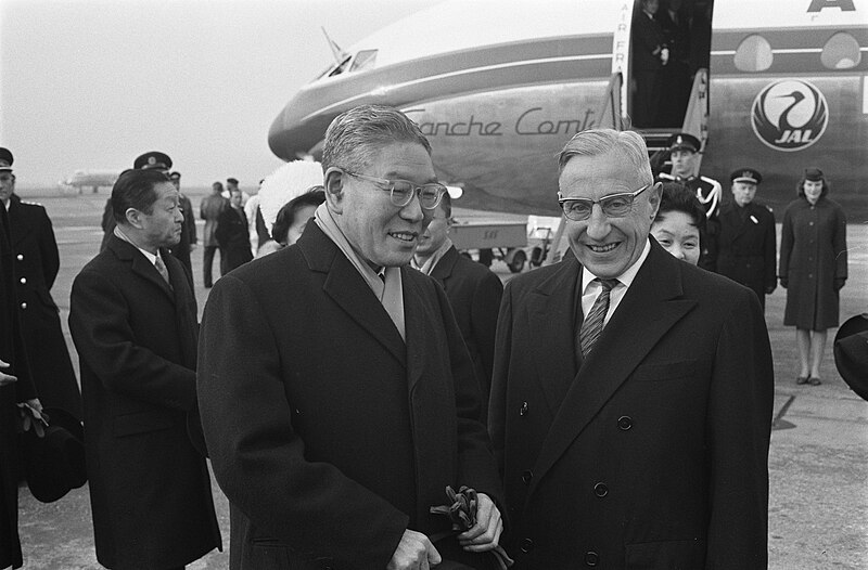 File:Hayato Ikeda and Jan de Quay 1962.jpg