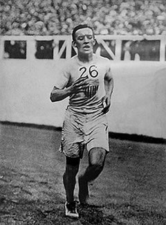 Johnny Hayes running at the 1908 Summer Olympics.