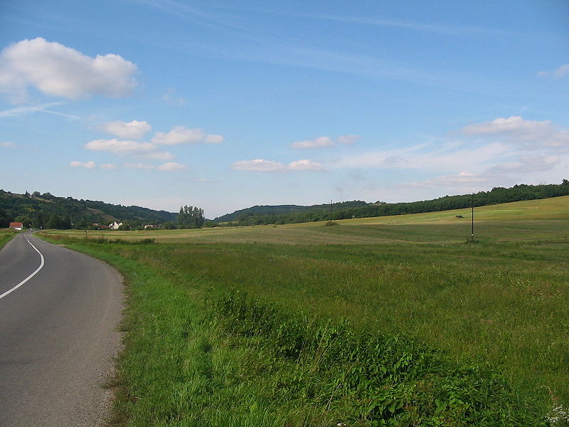 File:Hu-countryside1.jpg