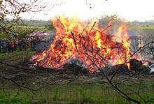 Kulturleben: Osterfeuer in Isingerode