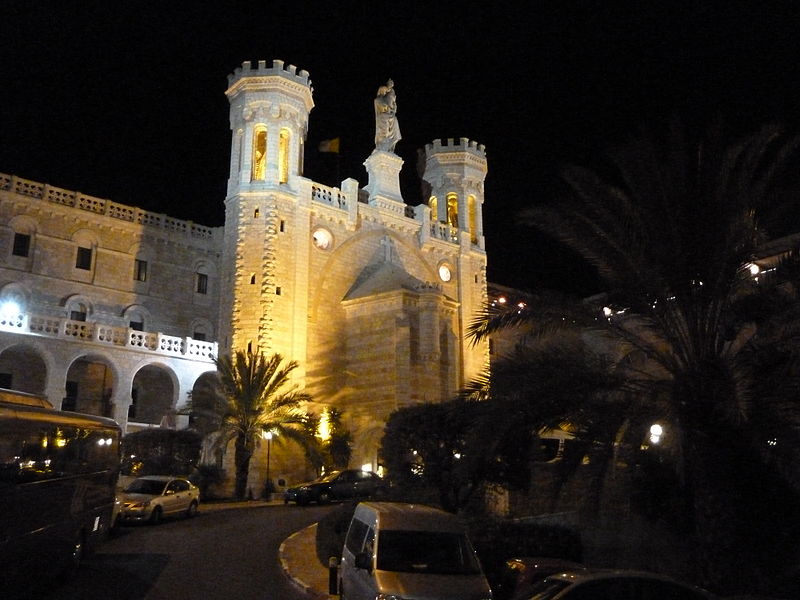 File:Jerusalem Notre Dame de France night.jpg