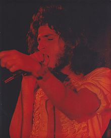 Lifton performing live circa 1980 Jimmy Lifton singing 1980.jpg