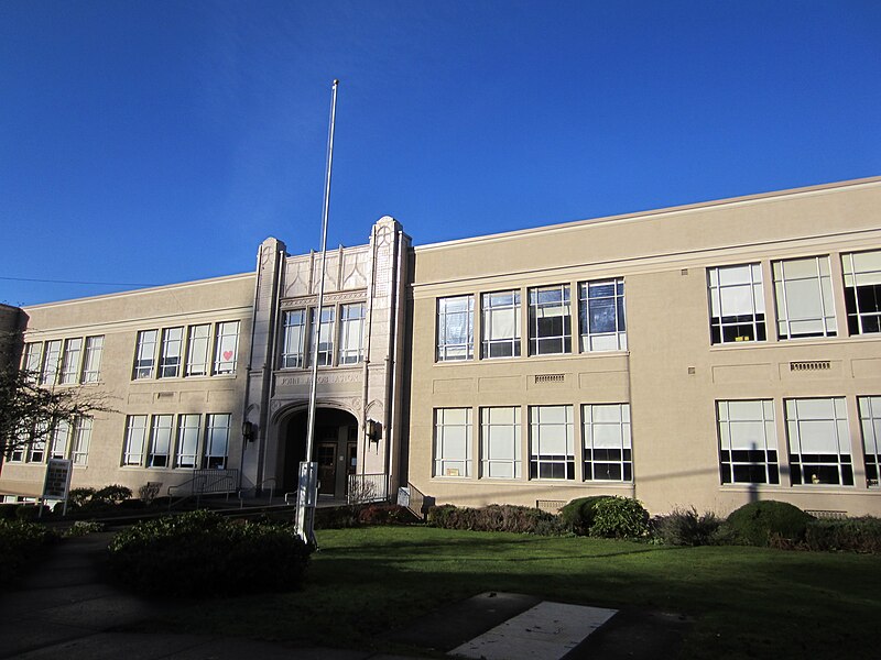 File:John Jacob Astor Elementary, Astoria, OR.JPG