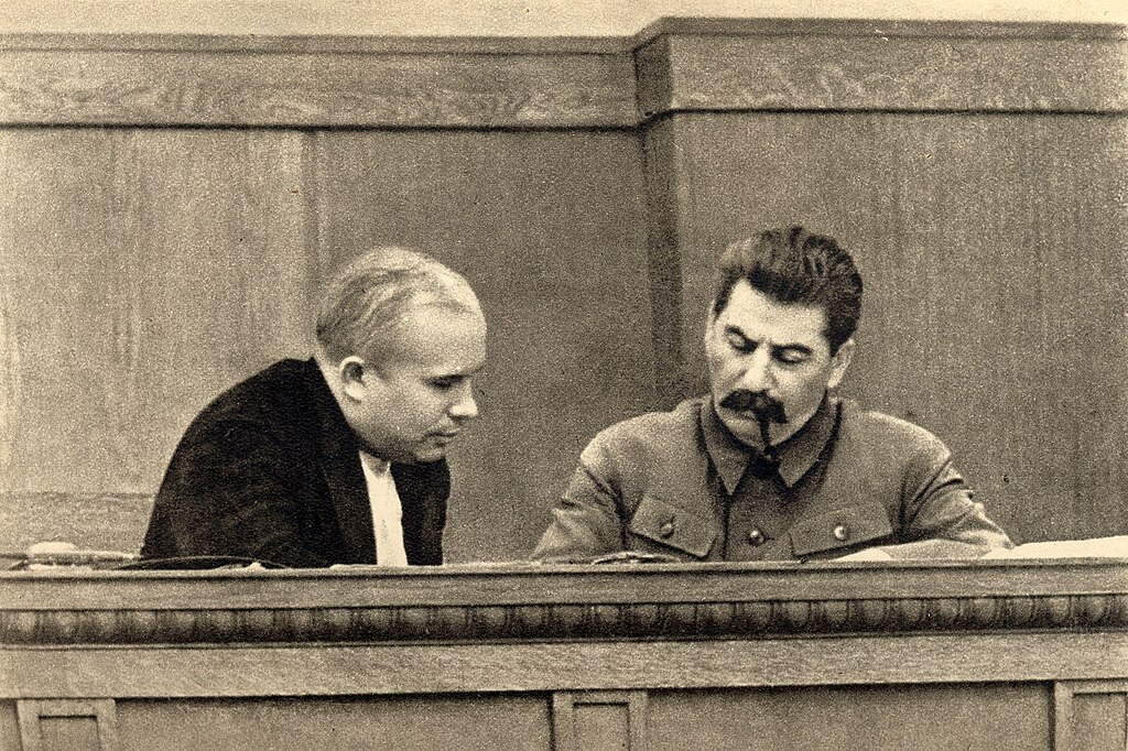 File Joseph Stalin And Nikita Khrushchev 1936 Jpg Wikimedia Commons