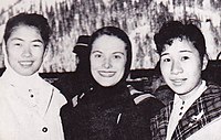 Junko Ueno (l.) und Miwa Fukuhara (r.) 1960