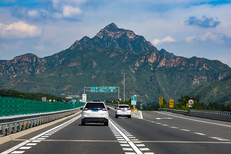 File:K102 of Beijing-Chengde Expressway in Weiziyu, Beizhuang (20200822121449).jpg