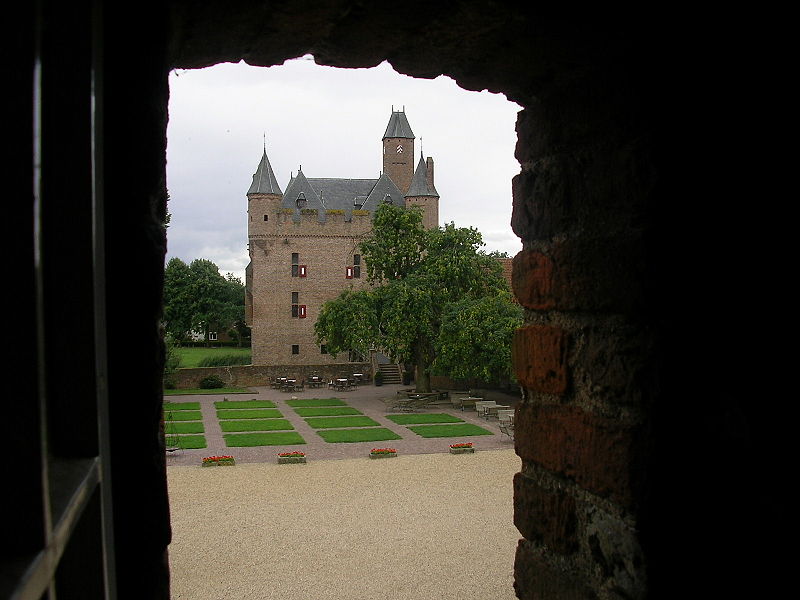 File:Kasteel Doornenburg (28).JPG