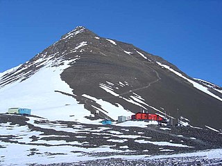 <span class="mw-page-title-main">Giza Peak</span> Peak on Alexander Island, Antarctica