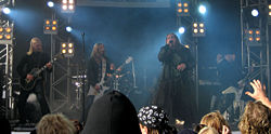 Kilpi esiintymässä syyskuussa 2007.