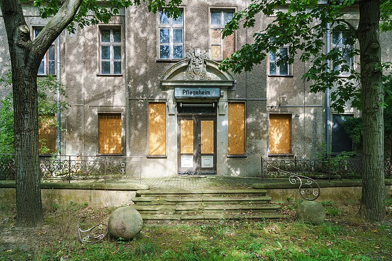 File:Kirchhain Gutshaus Kleinhof-02.jpg