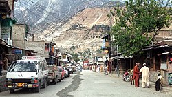 Karakoram Highway melalui Komila