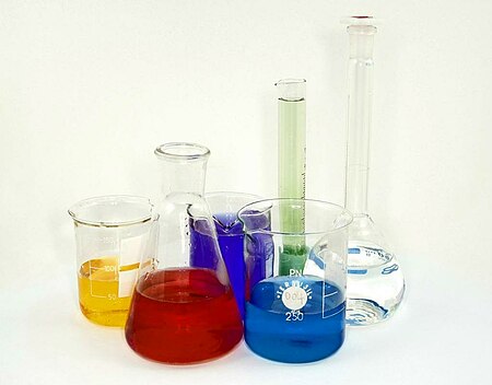 ไฟล์:Lab_glassware.jpg