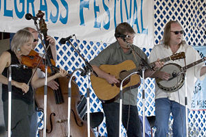 Laurie Lewis with band at the Delaware Valley Bluegrass Festival, September 3, 2005.
Image by Jan1020 Laurie Lewis with band.jpg