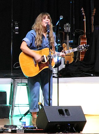 <span class="mw-page-title-main">Ruthie Collins</span> American singer-songwriter (born 1984)