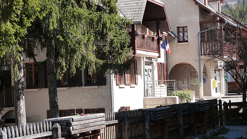 File:Mairie de Baratier.jpg