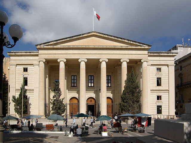 The site of the auberge is now occupied by the Courts of Justice building