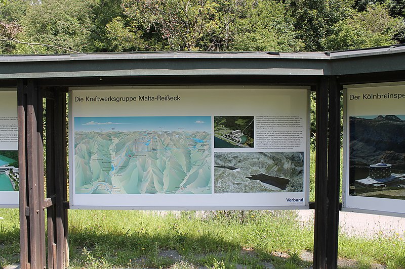 File:Malta information boards near Rottau 20.jpg