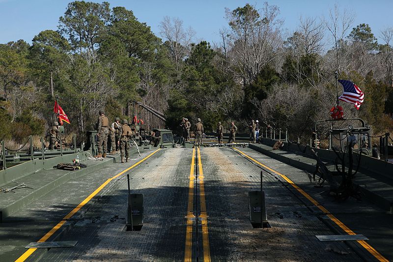 File:Marines train to build, defend bridges 130129-M-DS159-130.jpg