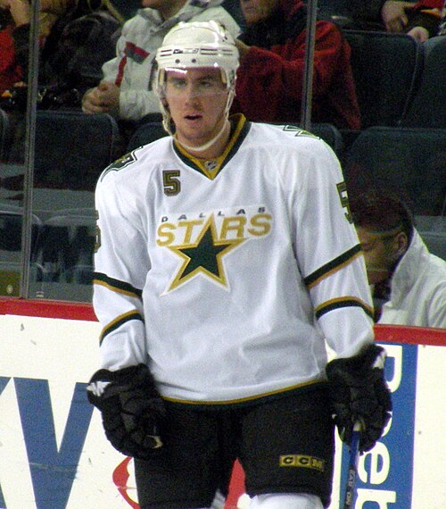 Niskanen in March 2009 with the Stars.