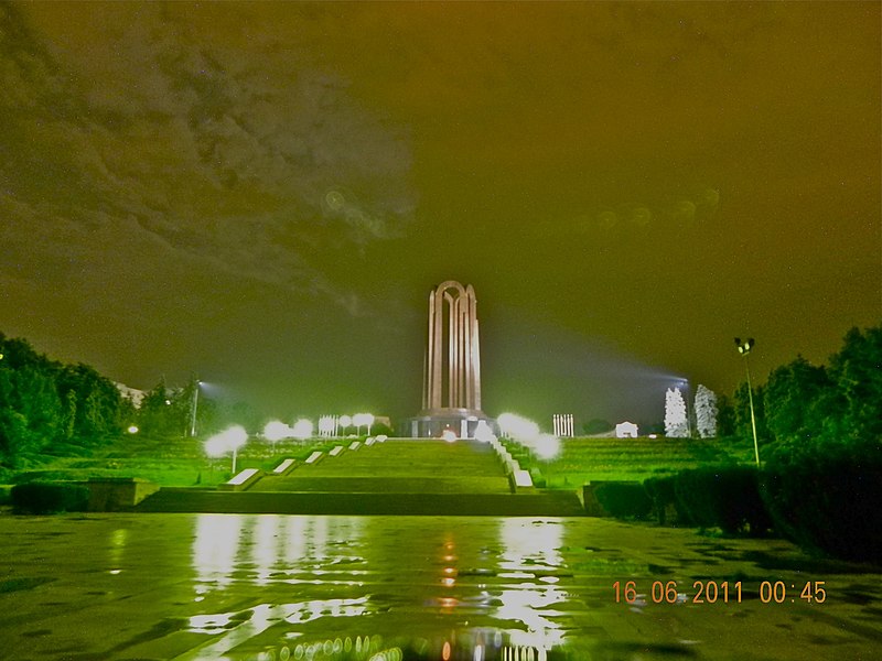 File:Mausoleul Eroilor din Parcul Carol.jpg