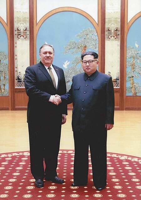 Fail:Mike Pompeo and Kim Jong Un (2).jpg