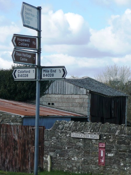 File:Mile End 1-2 - geograph.org.uk - 743648.jpg