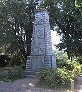Monument aux morts des deux guerres mondiales.
