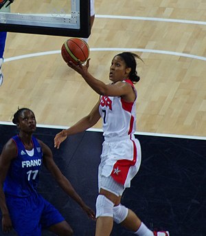 Maya Moore: Biographie, Université du Connecticut, WNBA