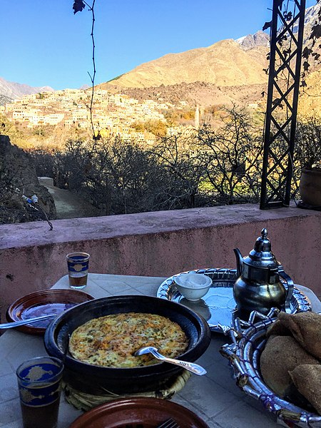 File:Moroccan omlet with tomatoes & onion.jpg