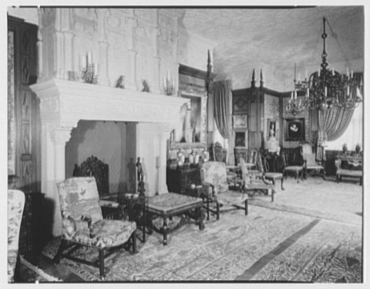 File:Mrs. Louis Brugiere, Wakehurst, residence in Newport, Rhode Island. LOC gsc.5a25015.tif