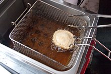 https://upload.wikimedia.org/wikipedia/commons/thumb/f/fc/Namche_Bazaar%2C_Deep_frying%2C_Deep_fryer%2C_Nepal.jpg/220px-Namche_Bazaar%2C_Deep_frying%2C_Deep_fryer%2C_Nepal.jpg