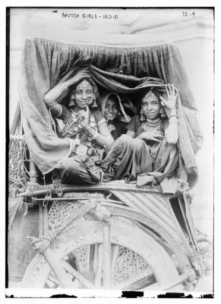 File:Nautch girls, India 00381u.tif